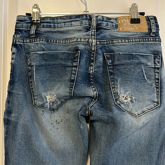 ARITZIA - one teaspoon - distressed jeans - size 26 - Picture 4 of 4
